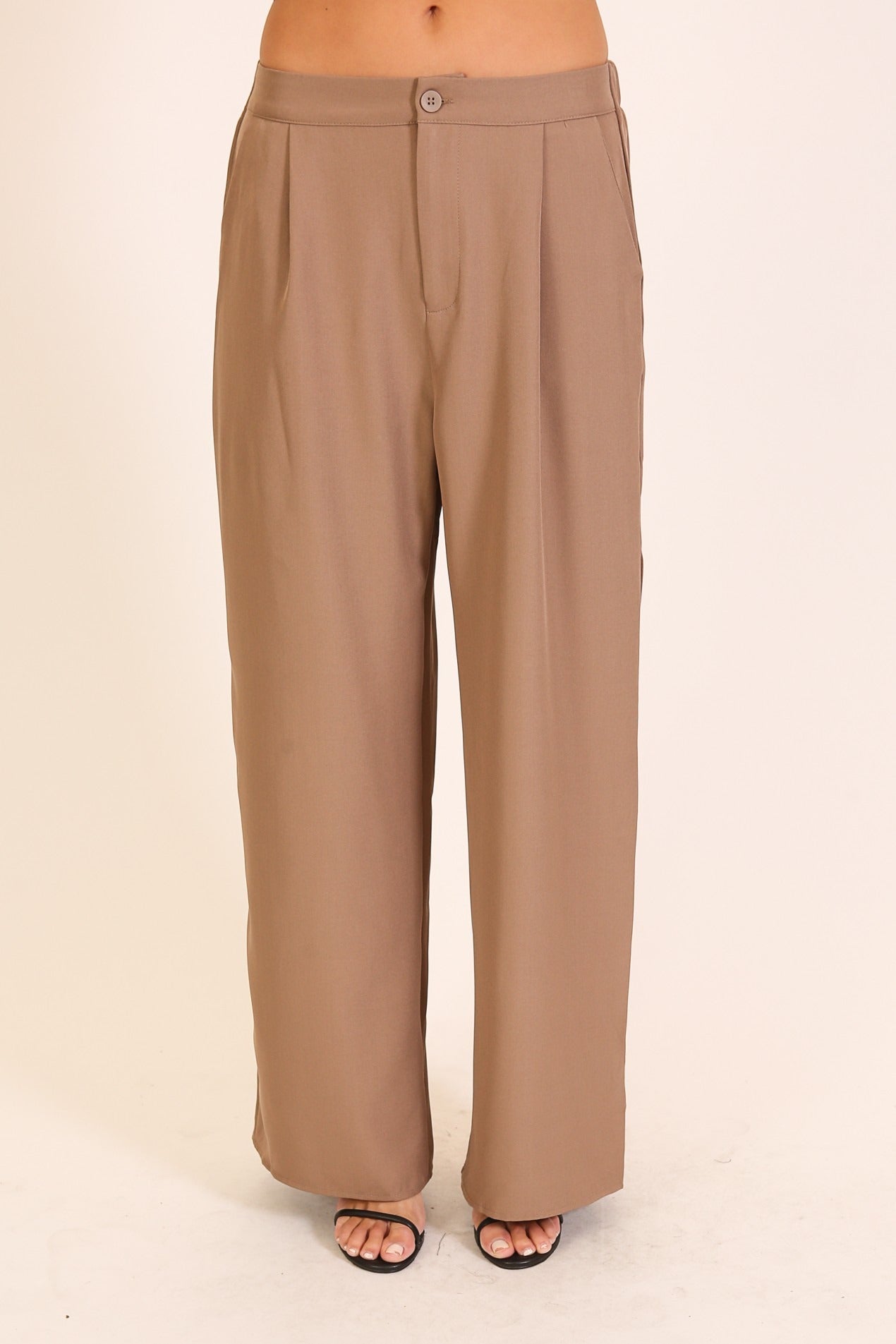 Pantalones Largos de Tiro Alto Color Café con Bolsillos