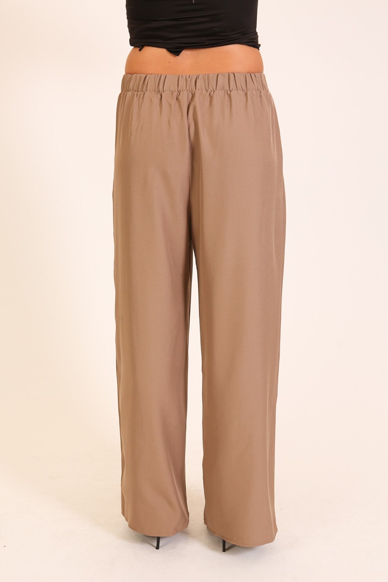 Pantalones Largos de Tiro Alto Color Café con Bolsillos