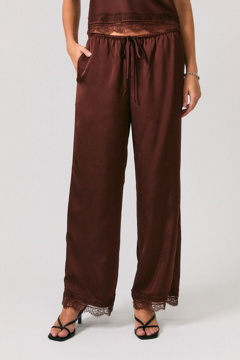 Pantalones Satin Largos de Cintura Alta Color Marrón con Encaje