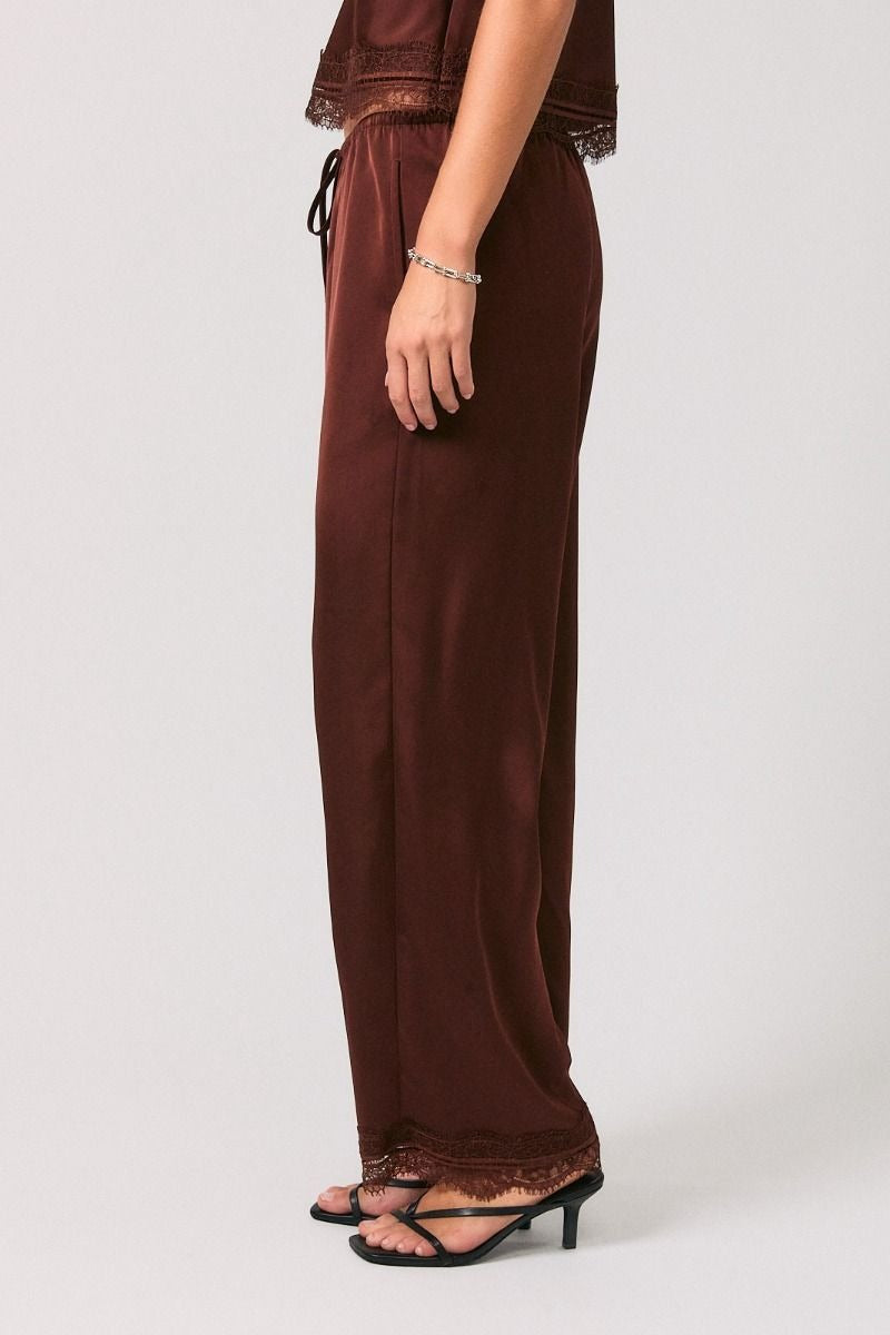 Pantalones Satin Largos de Cintura Alta Color Marrón con Encaje