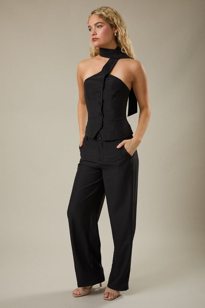 Blusa Negra Elegante con Cuello Alto y Botones - Estilo Chaleco Halter
