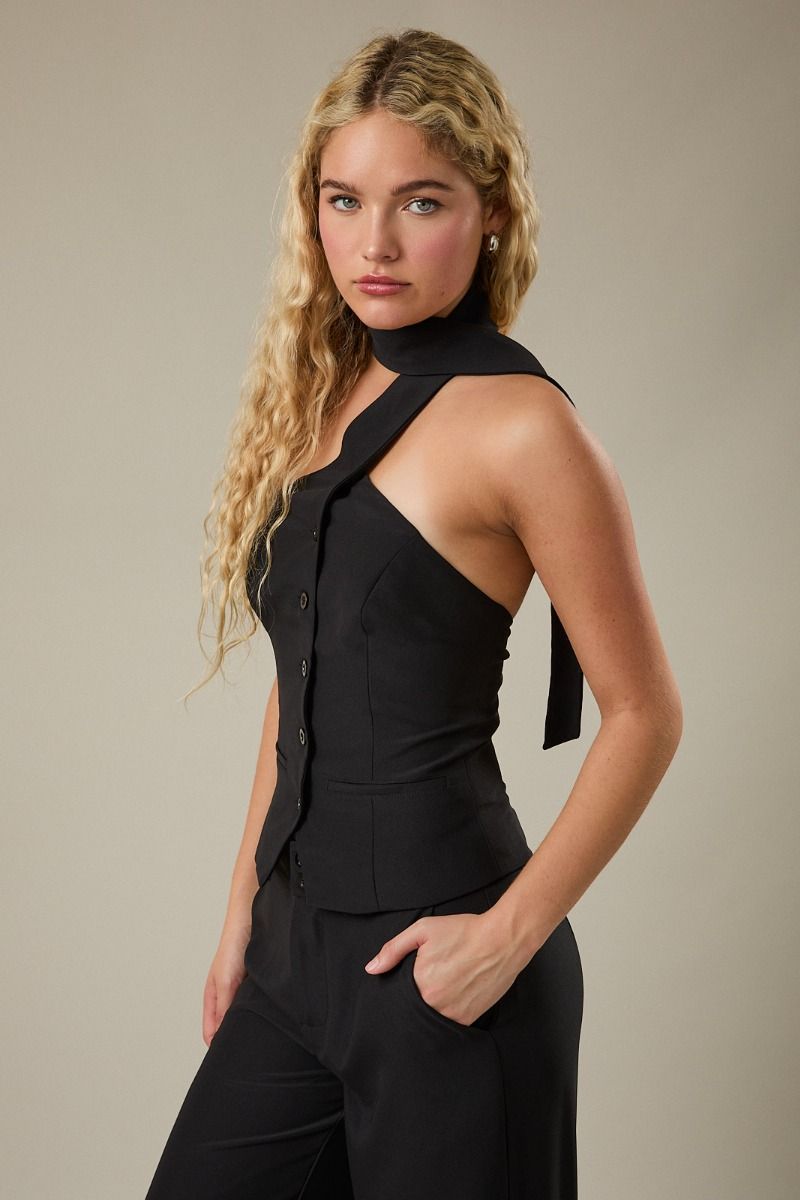 Blusa Negra Elegante con Cuello Alto y Botones - Estilo Chaleco Halter