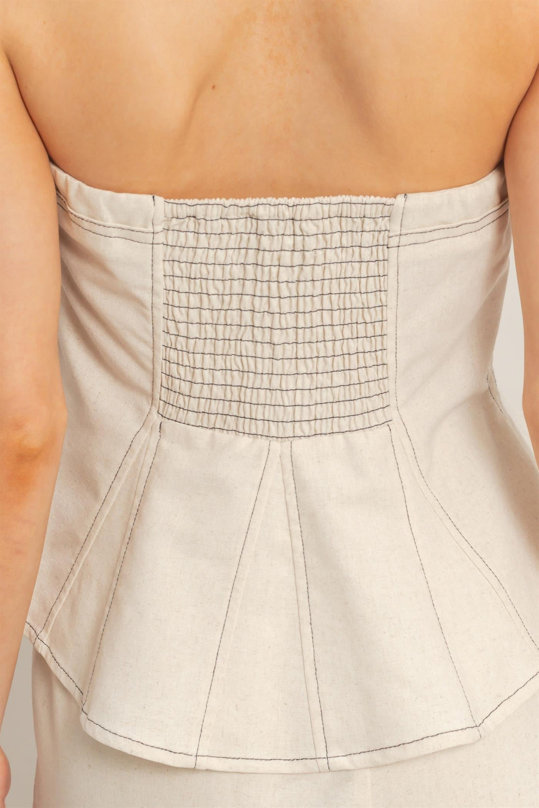Top Peplum Strapless Elegante – Blusa Boutique con Espalda Smocked y Cierre Lateral