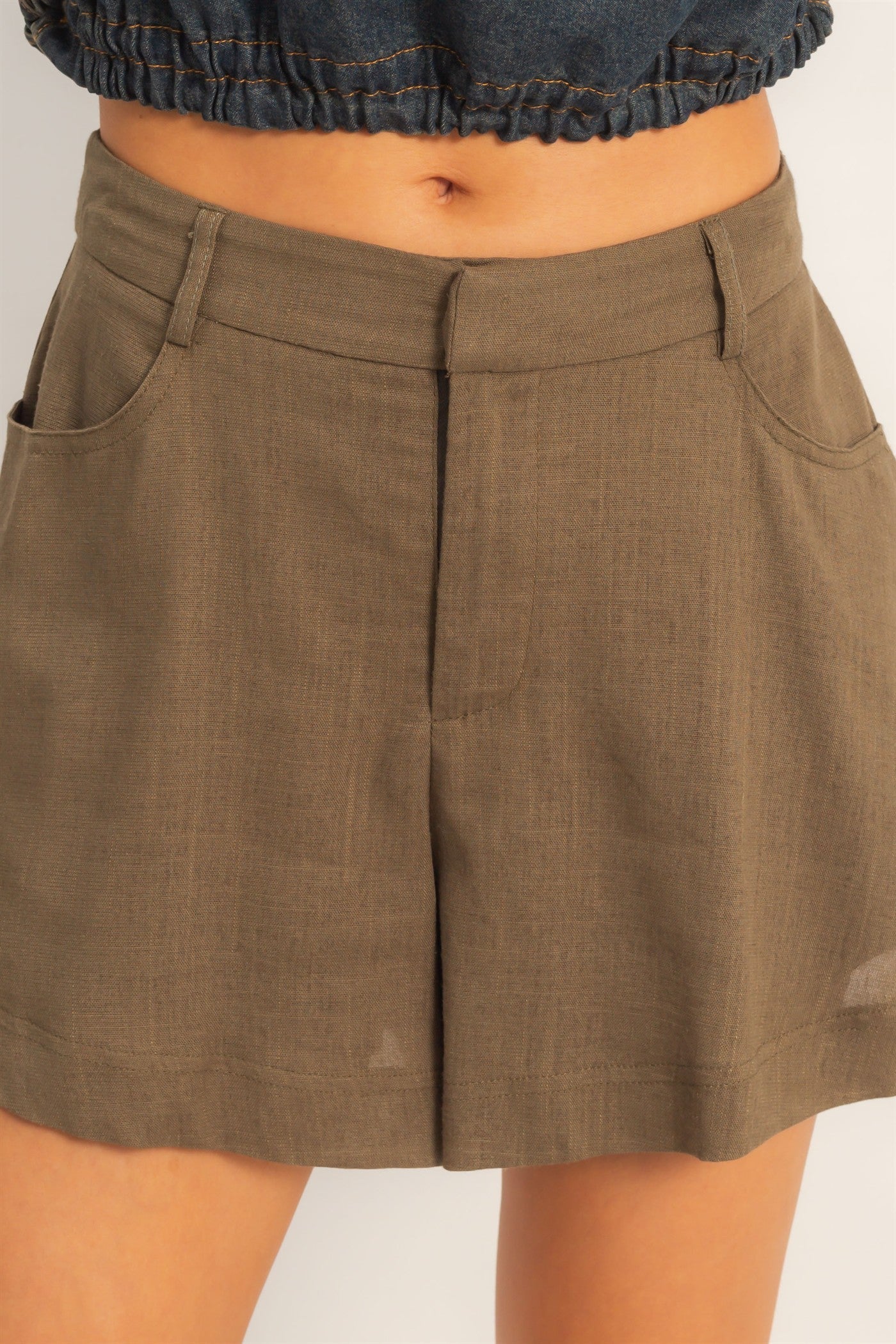 Shorts de Lino de Tiro Alto: Elegancia Estival y Corte Sastre