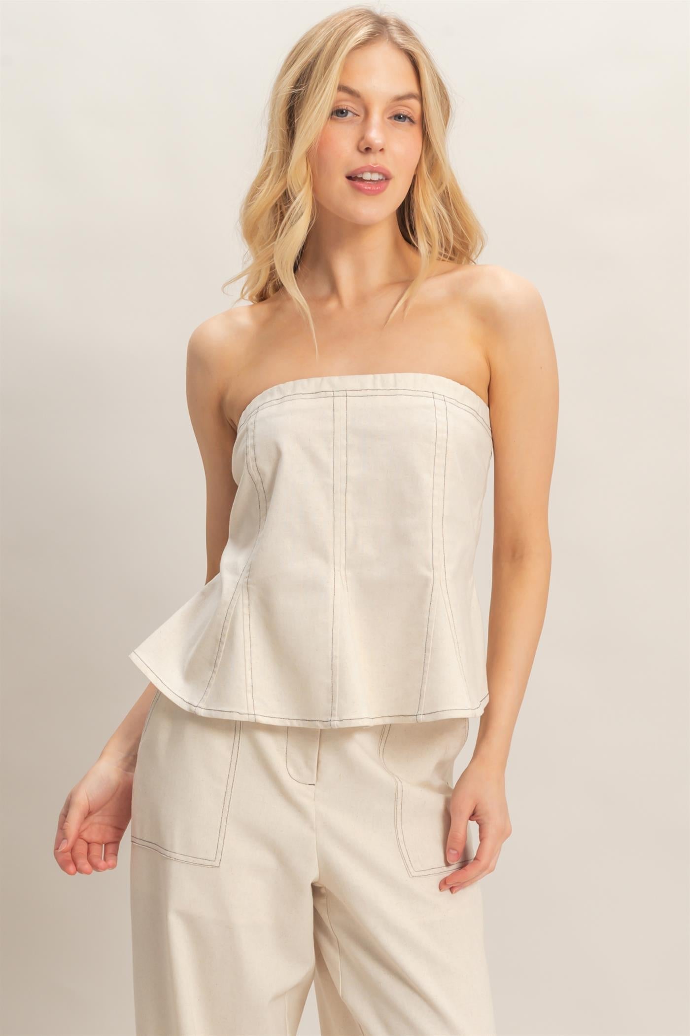 Top Peplum Strapless Elegante – Blusa Boutique con Espalda Smocked y Cierre Lateral