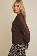 Blusa Chocolate Manga Larga Mujer Elegante con Cuello V y Botones | Top Casual by Yanet Collective