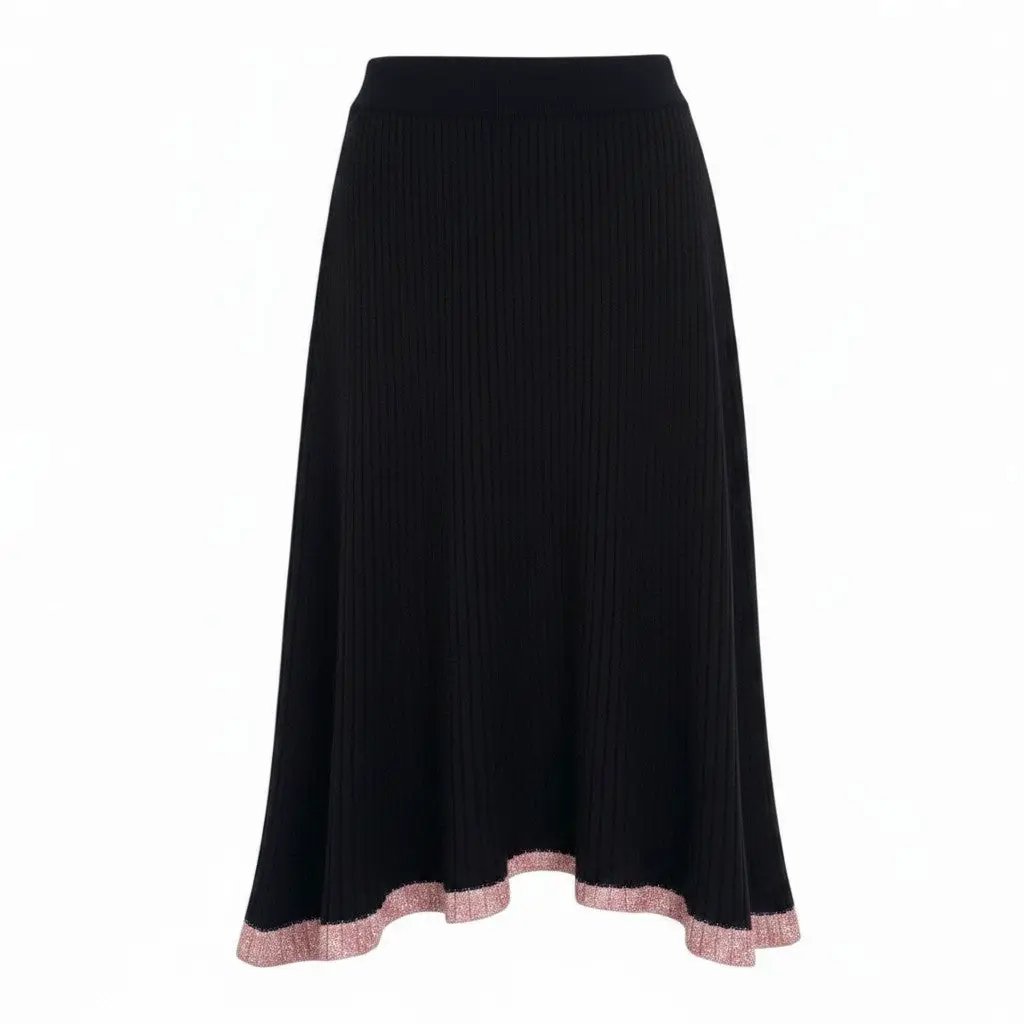 Falda negra midi tejido de punto con borde rosa by Yanet Collective