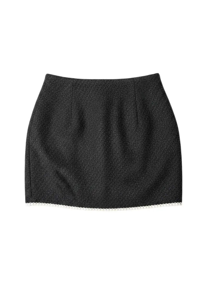 Falda mini negra con borde blanco by Yanet Collective