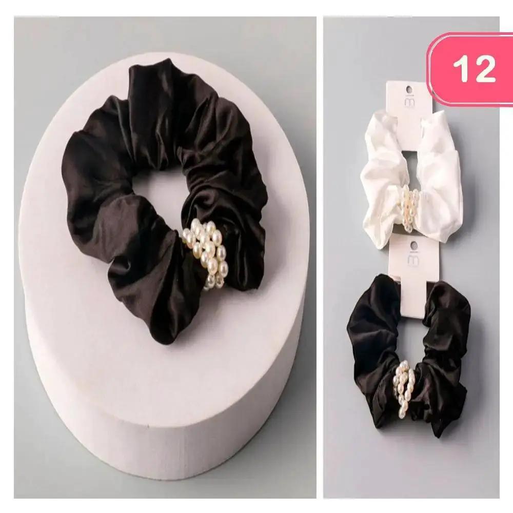 Scrucnhie para el cabello de satén adornadas con perlas by Joia Accessory