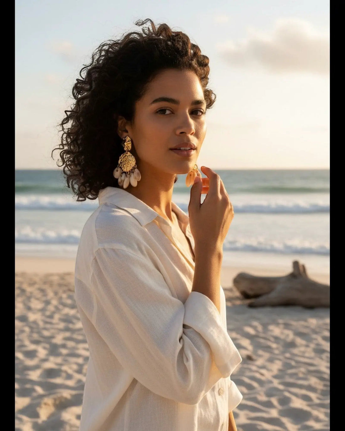 Aretes Colgantes Dorados con Conchas Naturales Ellen Tracy™ | Aretes Statement Luxury Boho Mujer by Yanet Collective